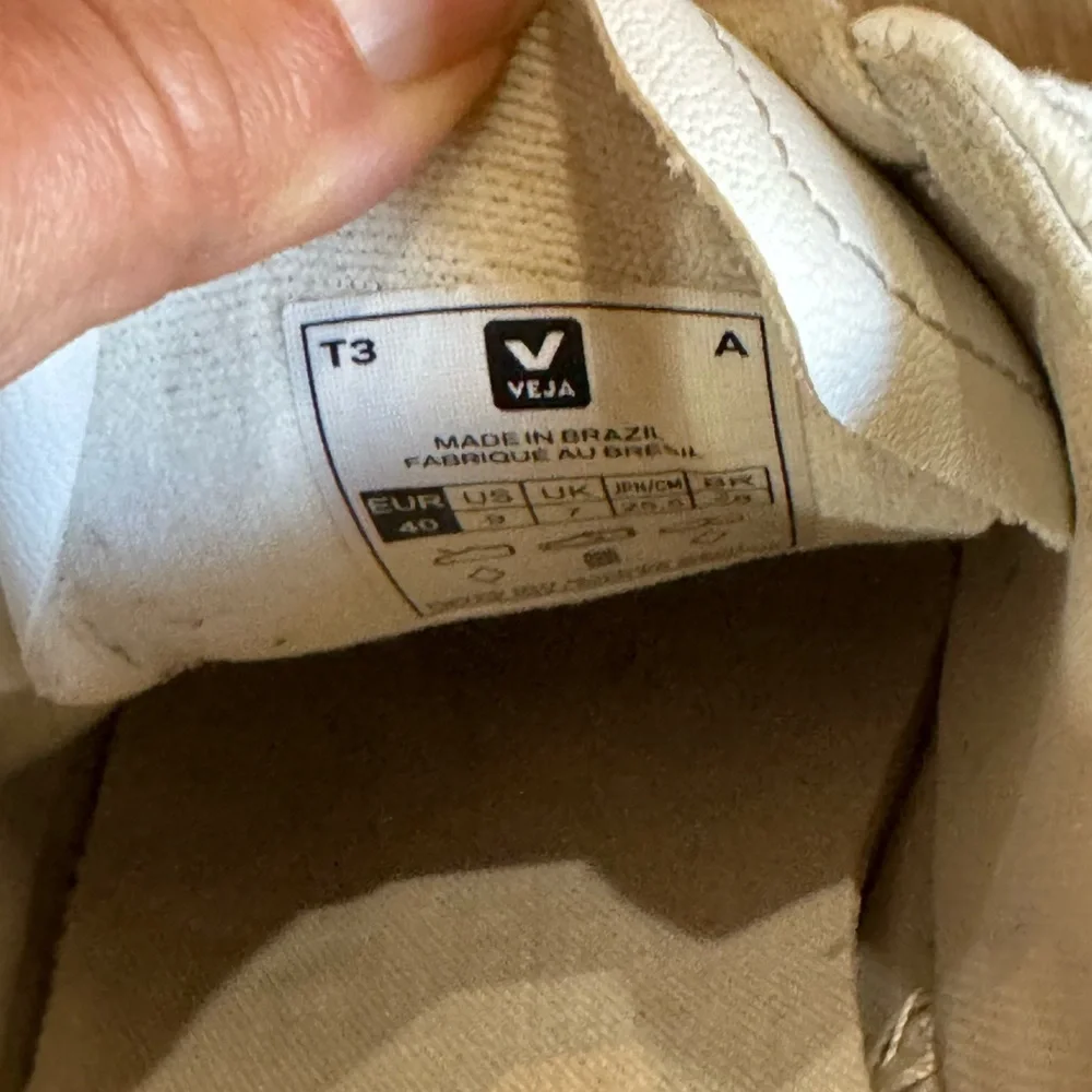 Veja White Sneakers women’s siz9 price firm!!